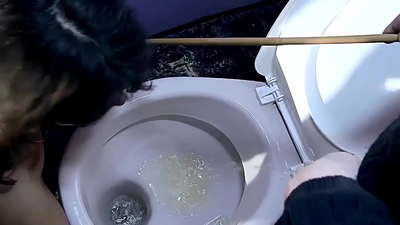 我華麗的私人性奴隸梅蘭妮孟菲斯。她是我最喜歡的奴隸，她看起來天真、年輕，喜歡肛交、角色扮演，我可以隨時使用她。第1部分。